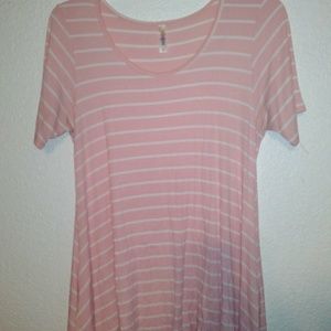 Great Valentine's Day top GUC perfect tee